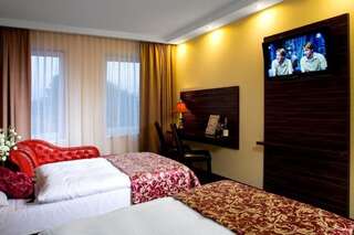 Отель Hotel Glamour Пжезмерово Улучшенный двухместный номер с 1 кроватью или 2 отдельными кроватями-10